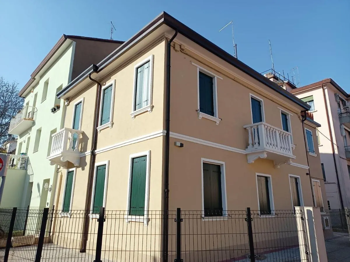 Arcobaleno Room Venezia Mestre 0*,  Italië