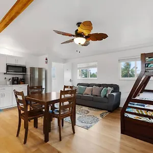 Ocean Front Extra Large Studio Sleeps 7 W Sofa Bed, Contact Us For Price Drop Apartment Haleiwa